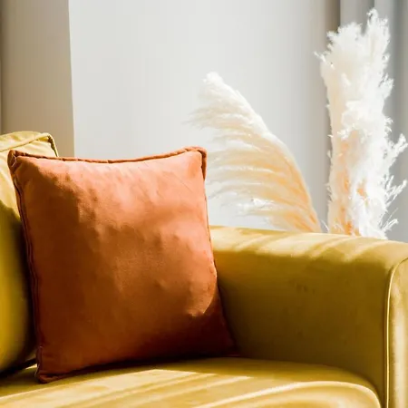 Warm & Welcoming 1 Bedroom Apt